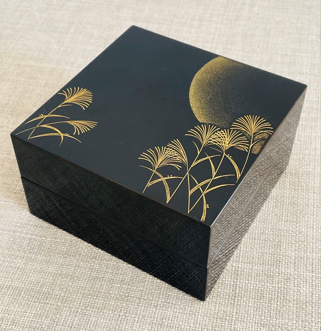Wajima-nuri Lacquer Small Box Gold Maki-e Moon and Autumn Grasses with Wood Box