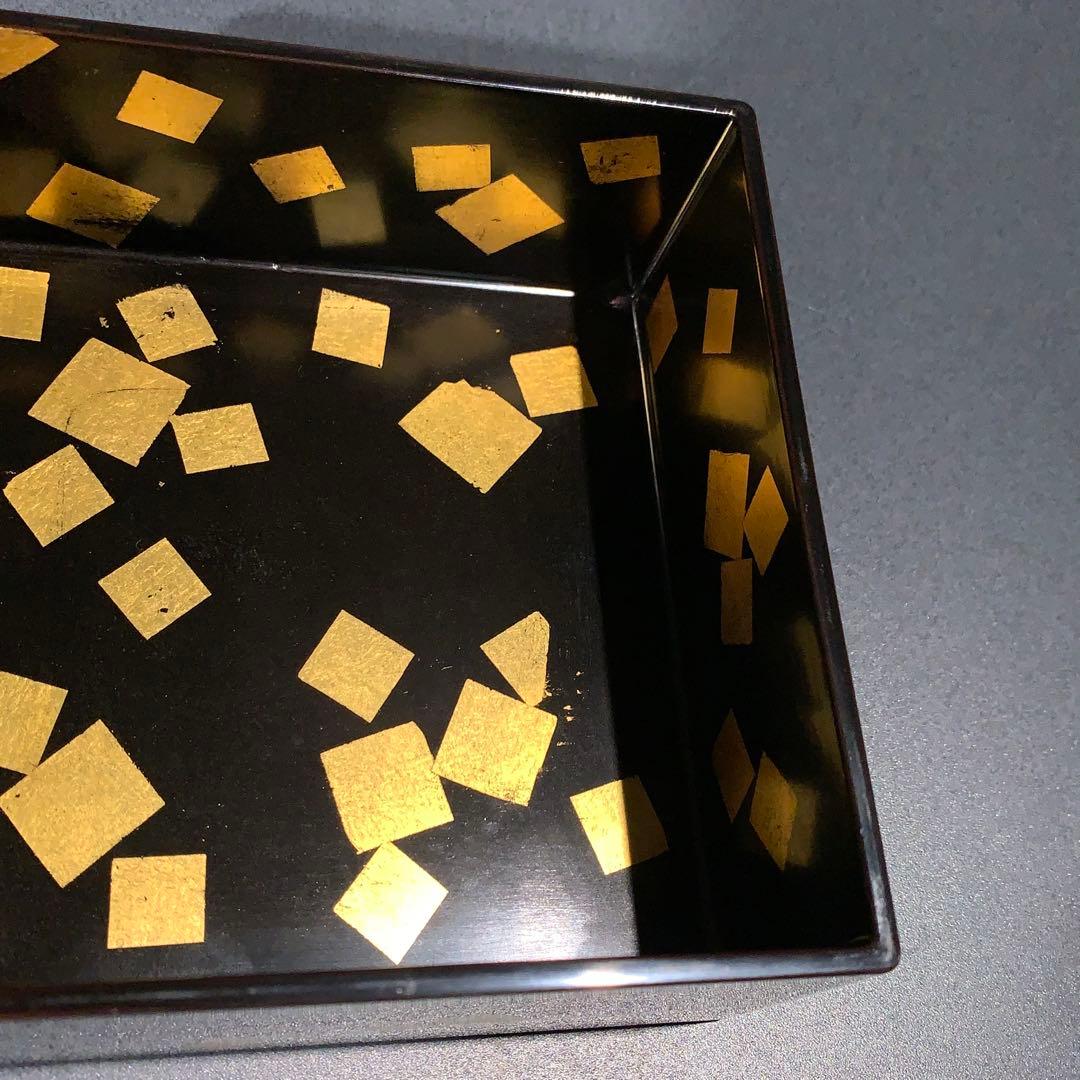 Lacquer Small Box Matsukui-zuru Crane Raden Inlay and Gold Maki-e, Kyoto