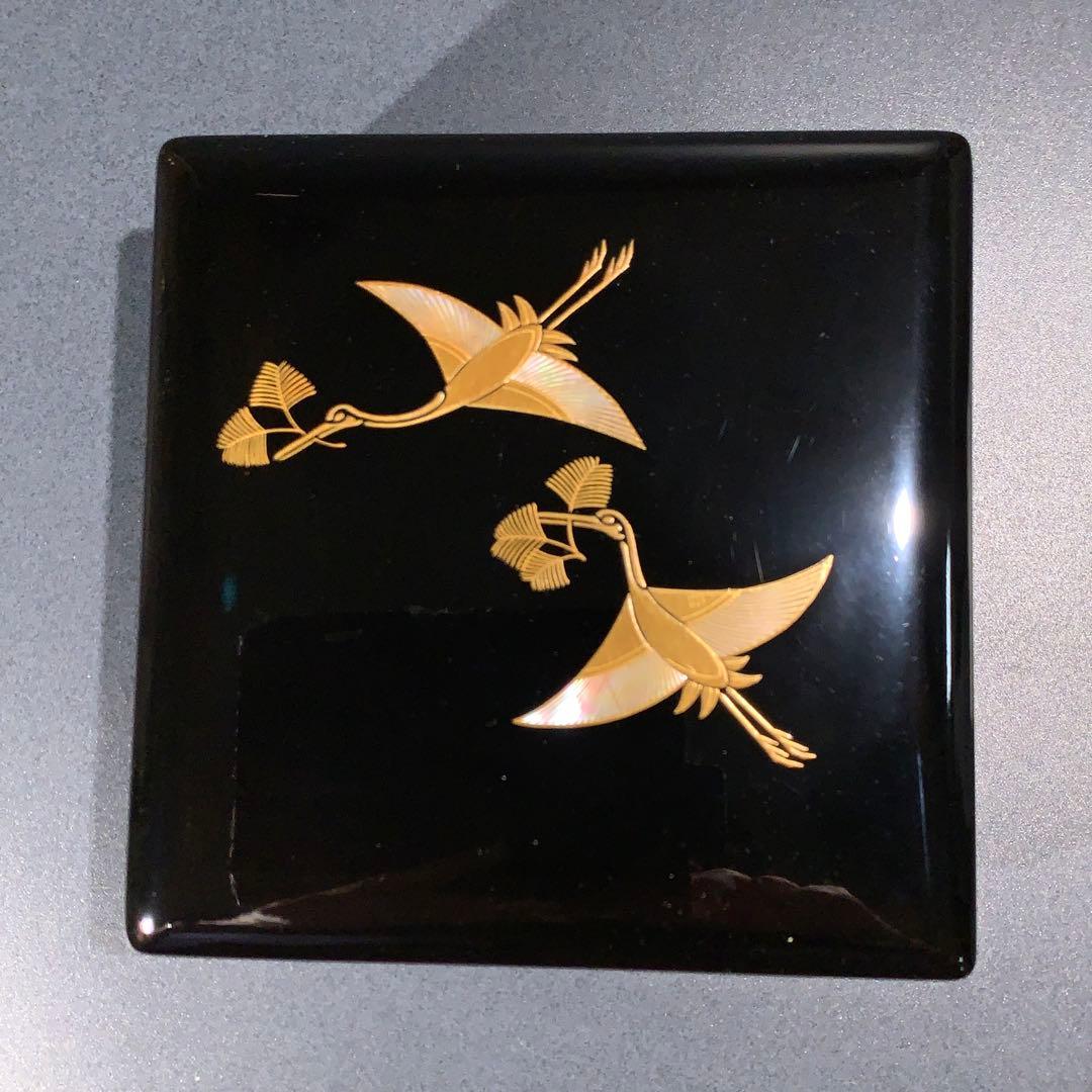Lacquer Small Box Matsukui-zuru Crane Raden Inlay and Gold Maki-e, Kyoto