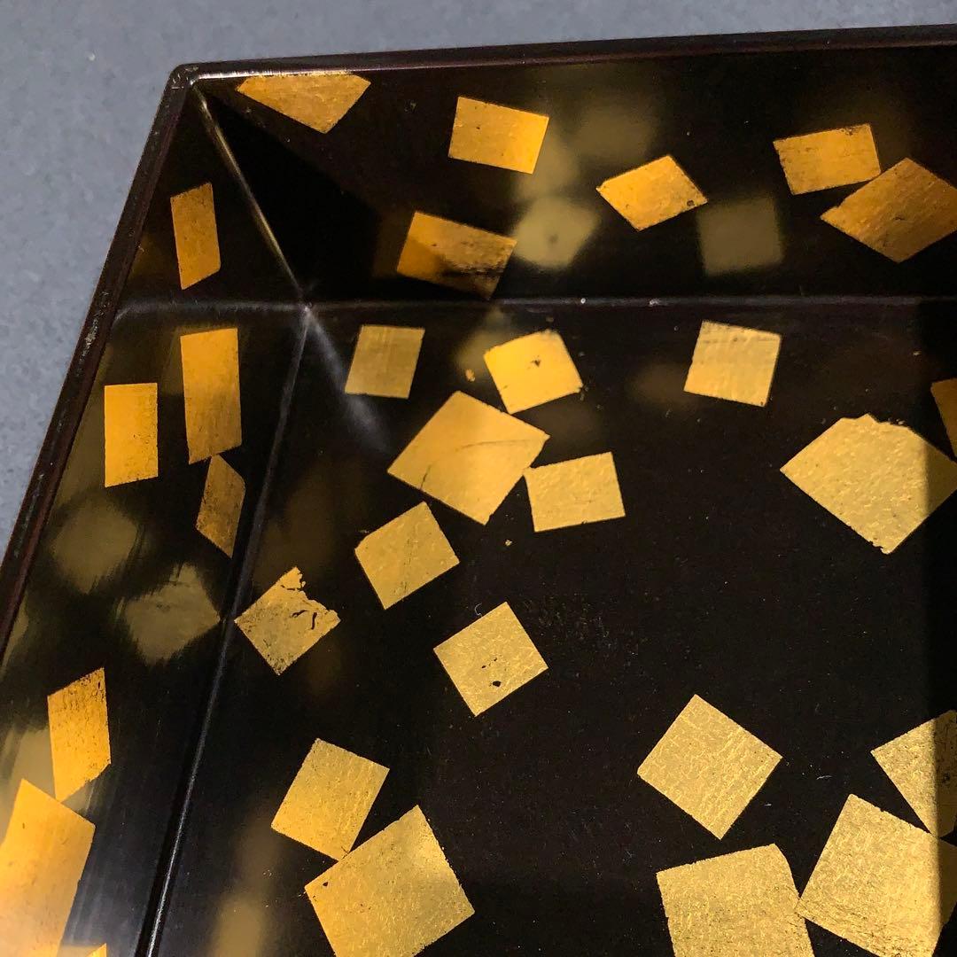 Lacquer Small Box Matsukui-zuru Crane Raden Inlay and Gold Maki-e, Kyoto