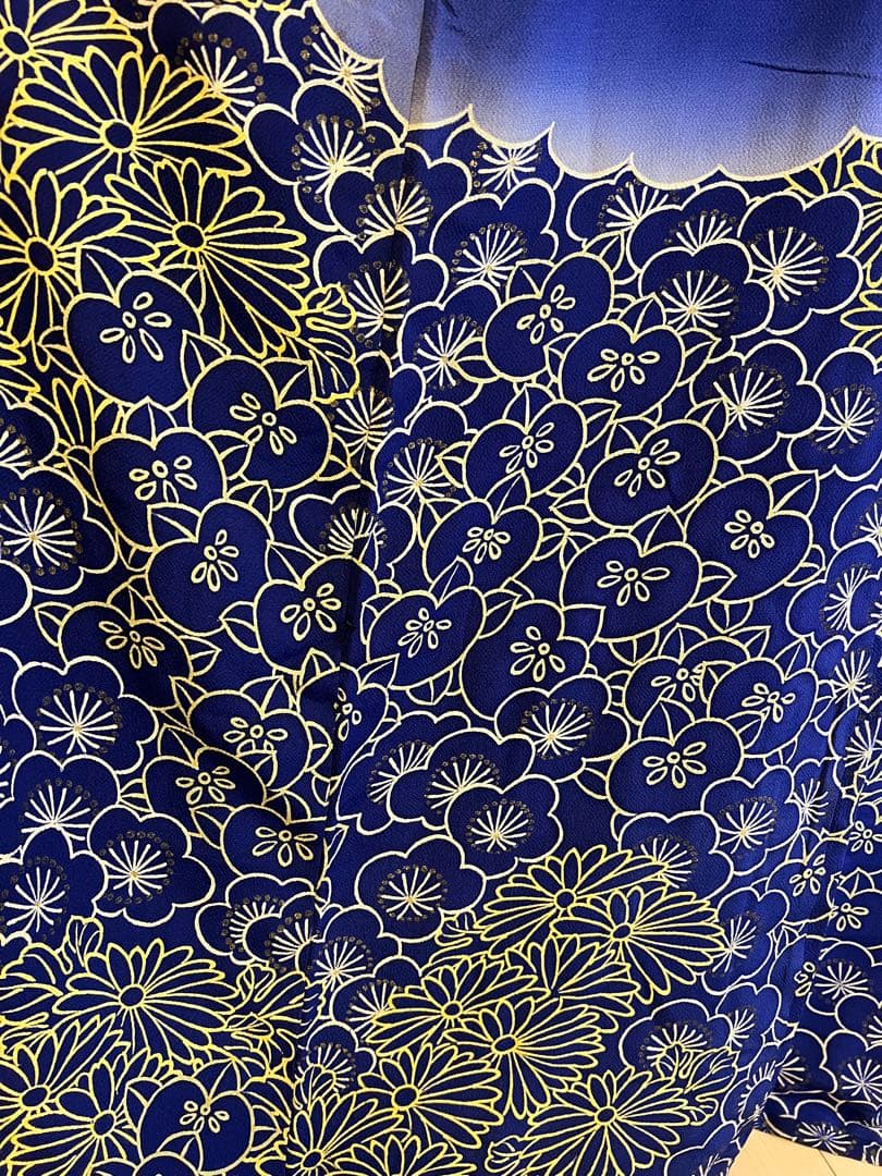 Ohikizuri Geisha Kimono Silk with Chrysanthemum Floral, Three Crests, c.1945