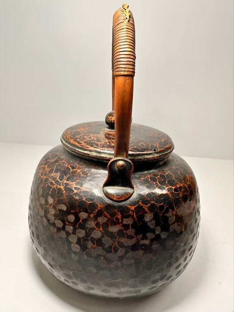 Gyokusendo Yuwakashi Kettle Dobin Copper Tsuiki Hammered Signed with Box