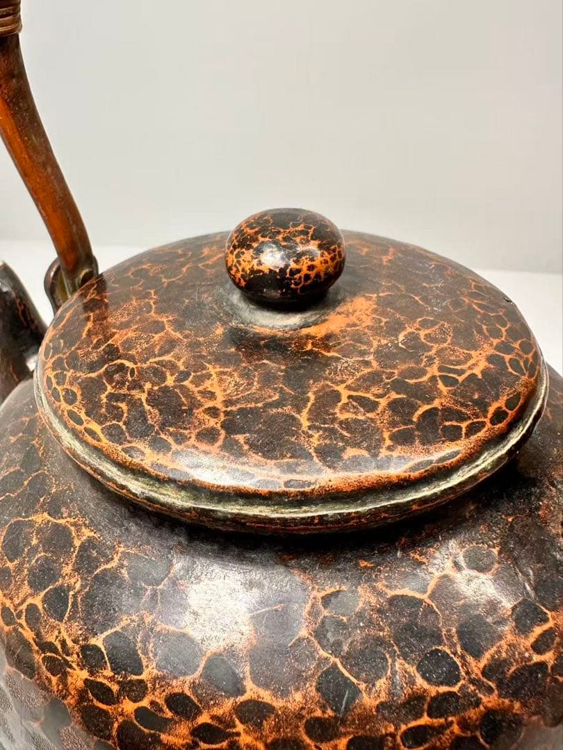 Gyokusendo Yuwakashi Kettle Dobin Copper Tsuiki Hammered Signed with Box