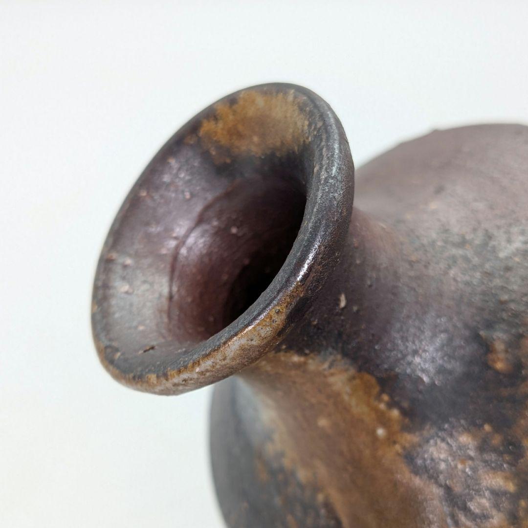 Bizen Ware Sake Tokkuri by Isezaki Taku with Original Box and Cloth, Ta Seal