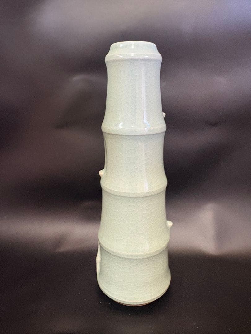 Yi Gi-hyu Burim Kiln Korean Celadon Bamboo-Form Flower Vase, Tomobako, Height approx. 22.3 cm