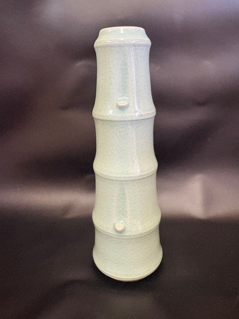Yi Gi-hyu Burim Kiln Korean Celadon Bamboo-Form Flower Vase, Tomobako, Height approx. 22.3 cm