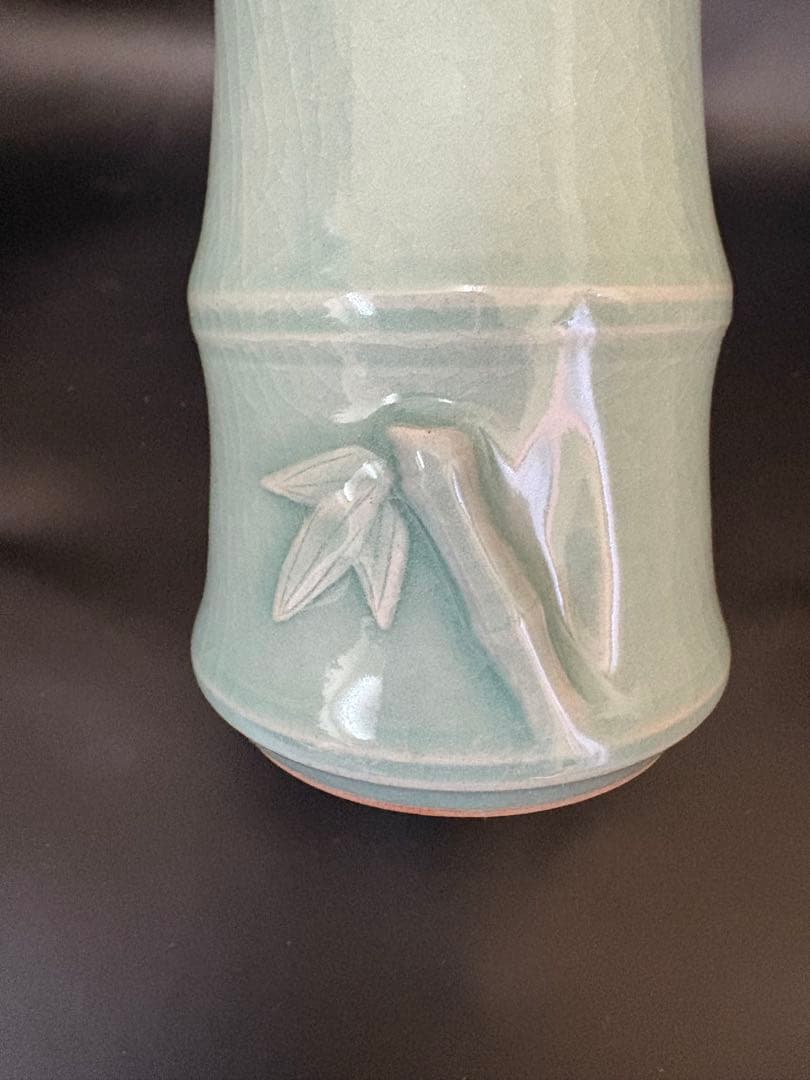 Yi Gi-hyu Burim Kiln Korean Celadon Bamboo-Form Flower Vase, Tomobako, Height approx. 22.3 cm
