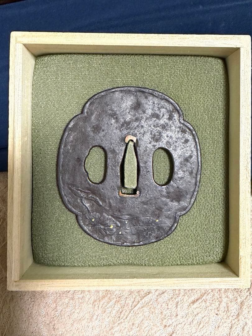 Mokko-gata Iron Tsuba with Floral Design and Gold Inlay, Edo Period, Certified, 7.59 cm x 6.79 cm