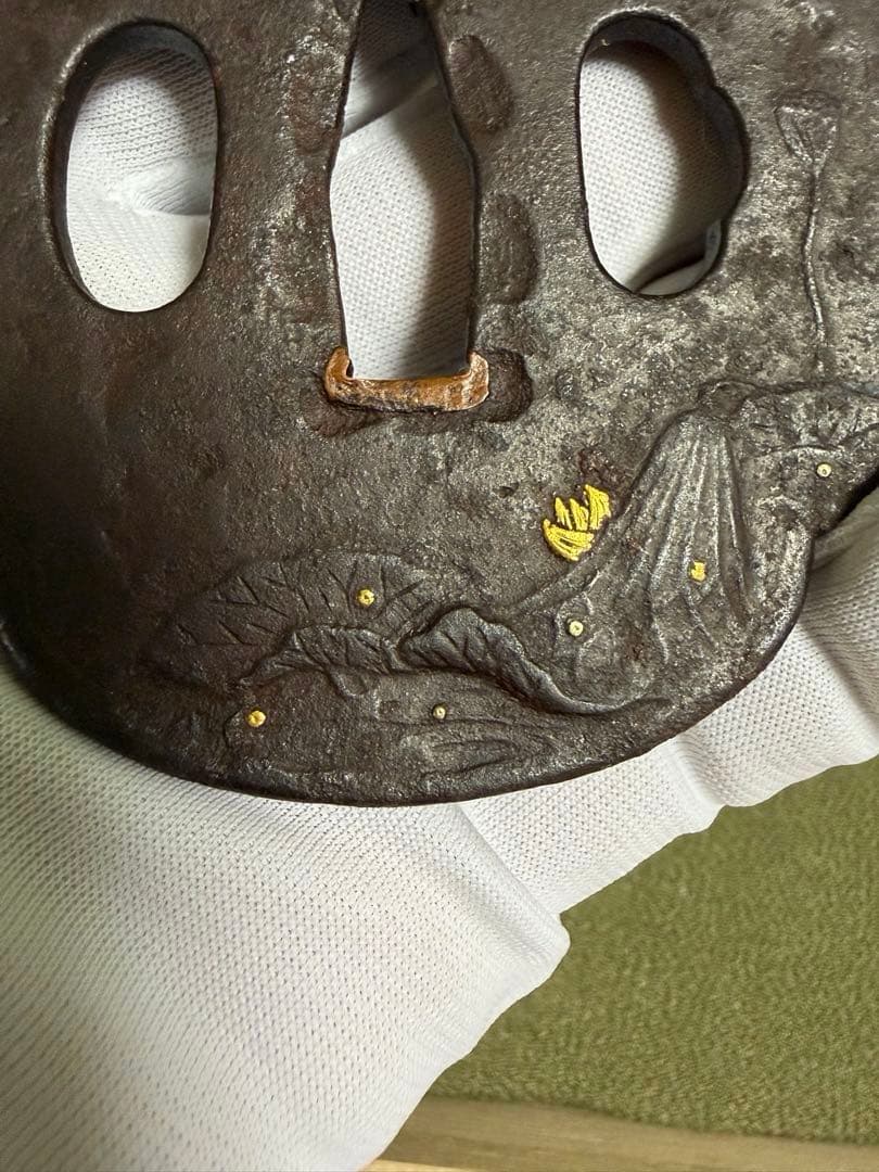 Mokko-gata Iron Tsuba with Floral Design and Gold Inlay, Edo Period, Certified, 7.59 cm x 6.79 cm