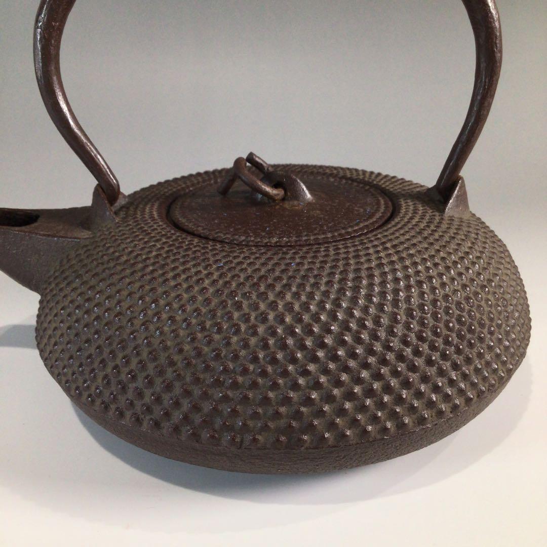 Sato Josei (Kamashi) Choshi Sake Pourer Hira-maru Arare Pattern, with Tomobako