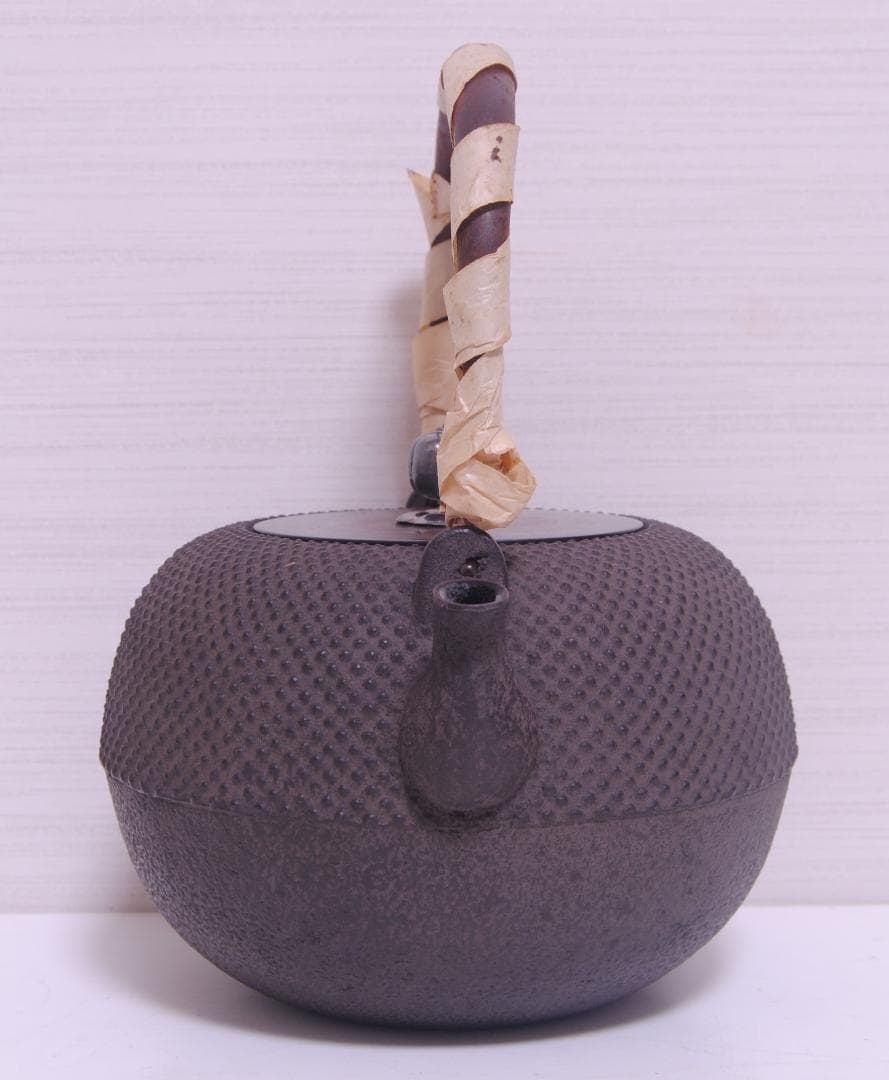 Shoundo Tetsubin Iron Kettle Arare Hailstone Pattern Copper Lid, Body diameter approx. 16 cm, height approx. 21.5 cm