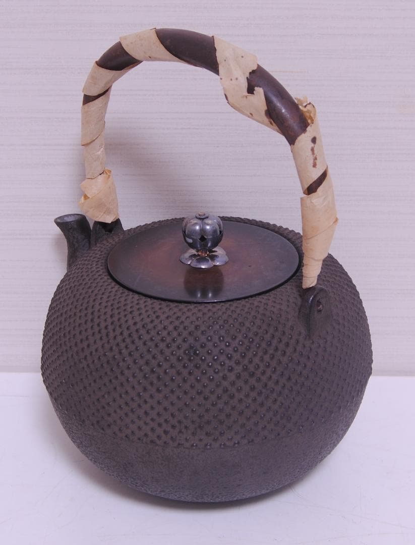 Shoundo Tetsubin Iron Kettle Arare Hailstone Pattern Copper Lid, Body diameter approx. 16 cm, height approx. 21.5 cm