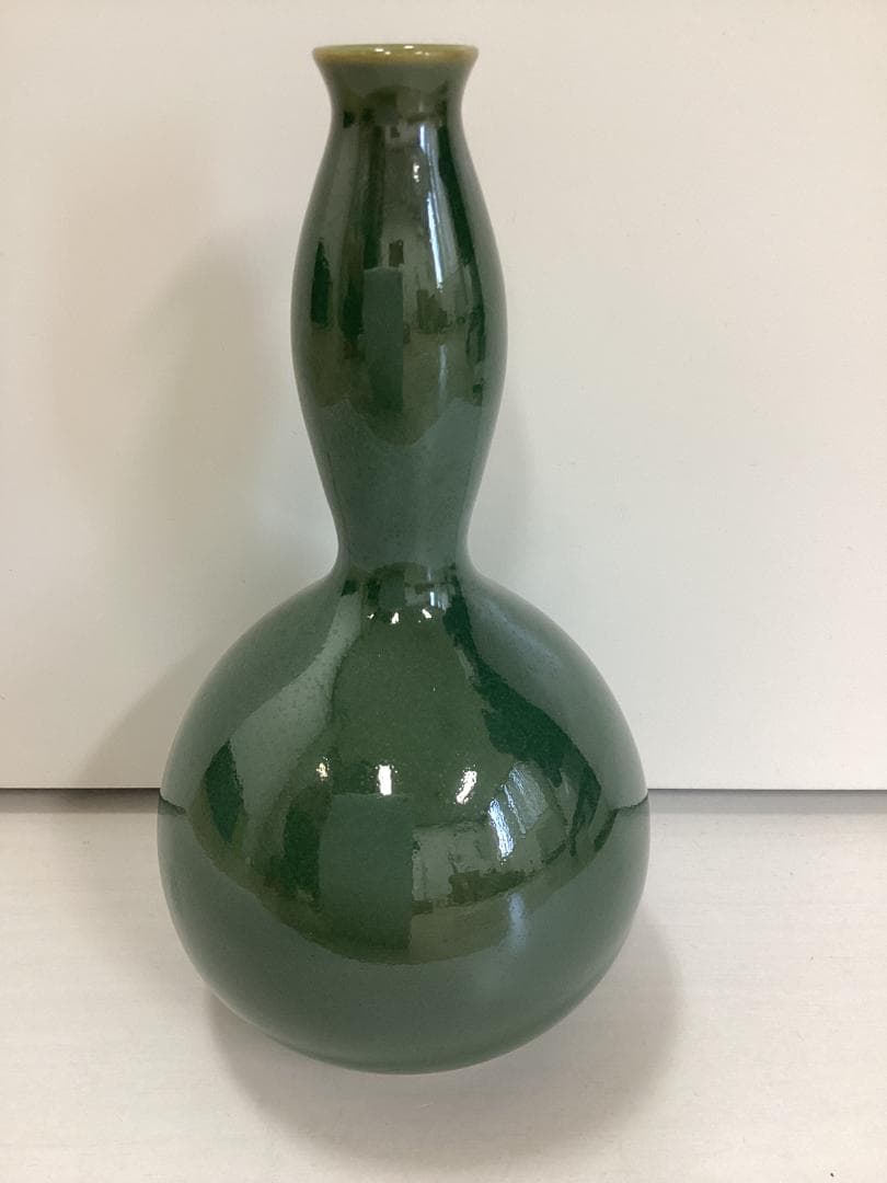 Green Glazed Ceramic Flower Vase Hanaire with Tomobako Box