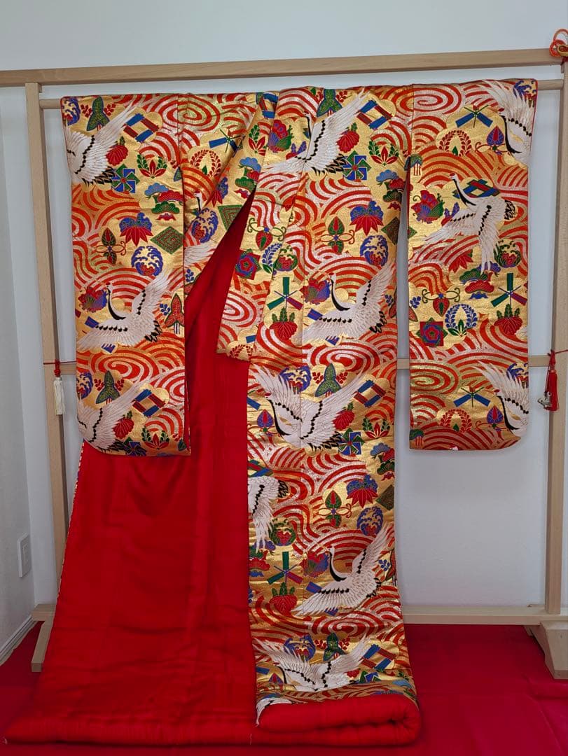 Iro-Uchikake Bridal Kimono, Flying Crane and Kanze-mizu Motif, Gold Thread, Silk