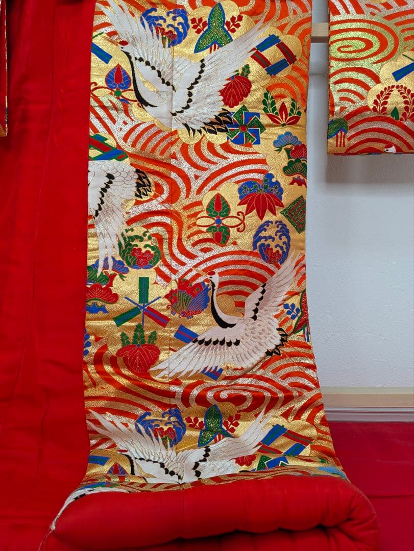 Iro-Uchikake Bridal Kimono, Flying Crane and Kanze-mizu Motif, Gold Thread, Silk
