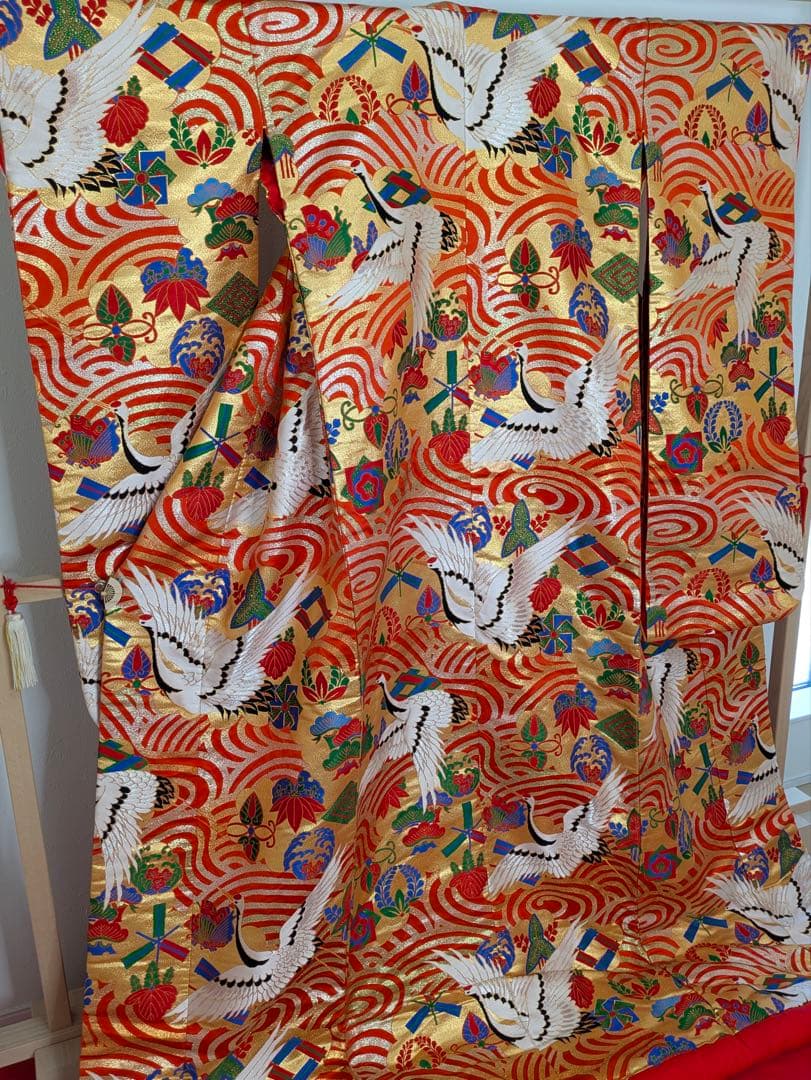 Iro-Uchikake Bridal Kimono, Flying Crane and Kanze-mizu Motif, Gold Thread, Silk