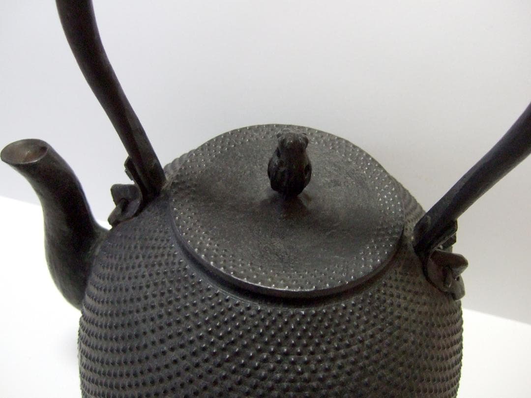 Nambu Gasen Tetsubin Cast Iron Kettle Arare Pattern Oni-men Handle Signed