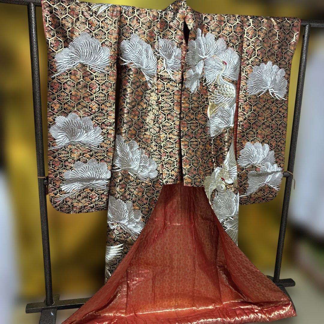 Iro-uchikake Uchikake Wedding Kimono Pure Silk Nishijin-ori Embroidery