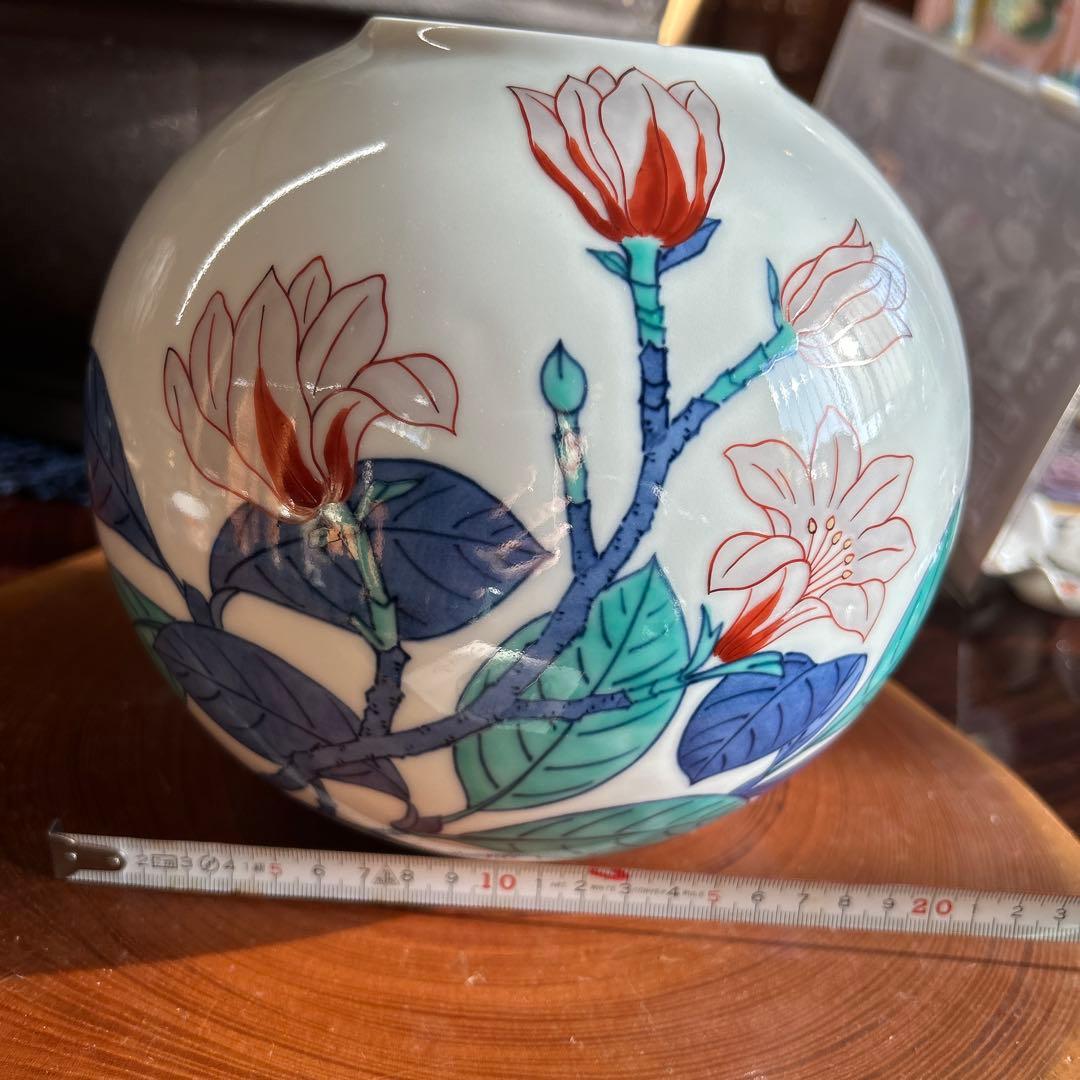 Imaizumi Imaemon XIII Iro-Nabeshima Kobushi Porcelain Vase with Tomobako