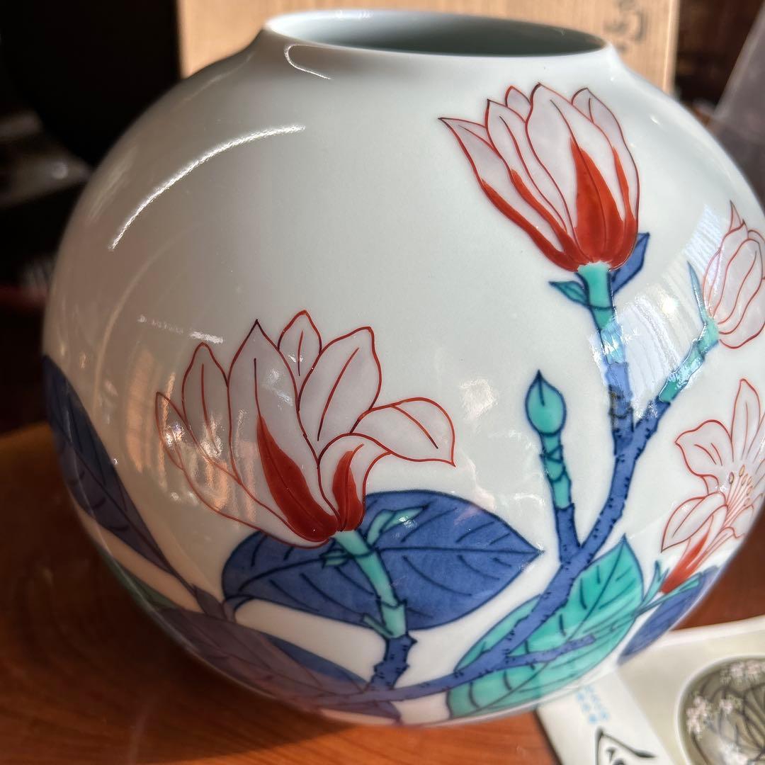 Imaizumi Imaemon XIII Iro-Nabeshima Kobushi Porcelain Vase with Tomobako