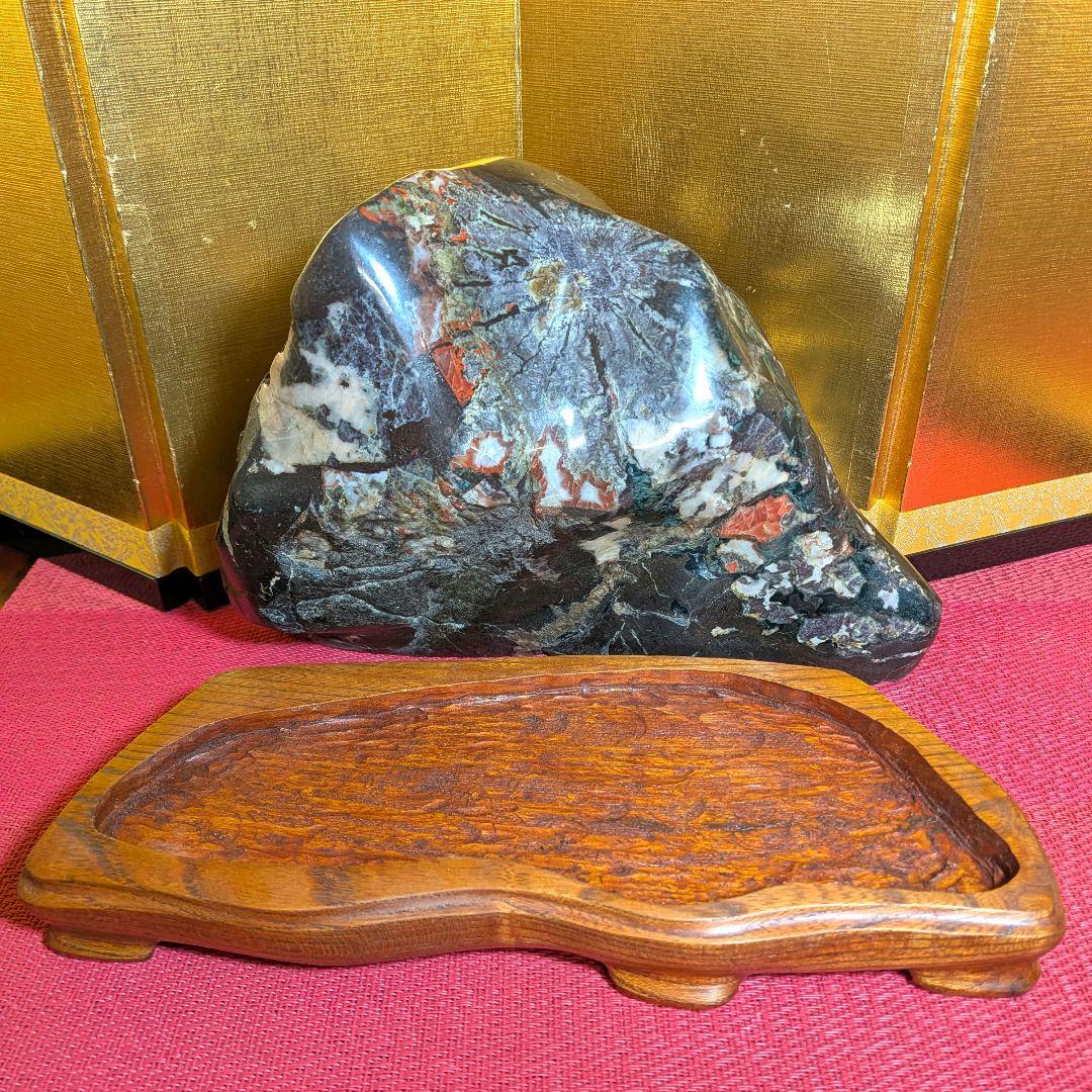 Kikkaseki Chrysanthemum Stone from Neodani Gifu Suiseki Viewing Stone on Keyaki Stand
