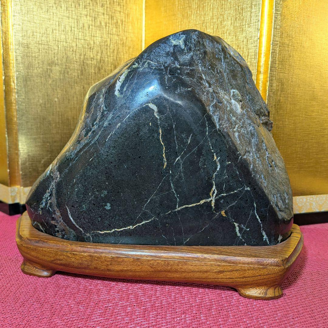 Kikkaseki Chrysanthemum Stone from Neodani Gifu Suiseki Viewing Stone on Keyaki Stand