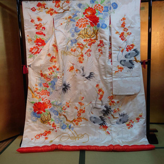 Uchikake Wedding Kimono Silk with Embroidery and Woven Design Showa Antique
