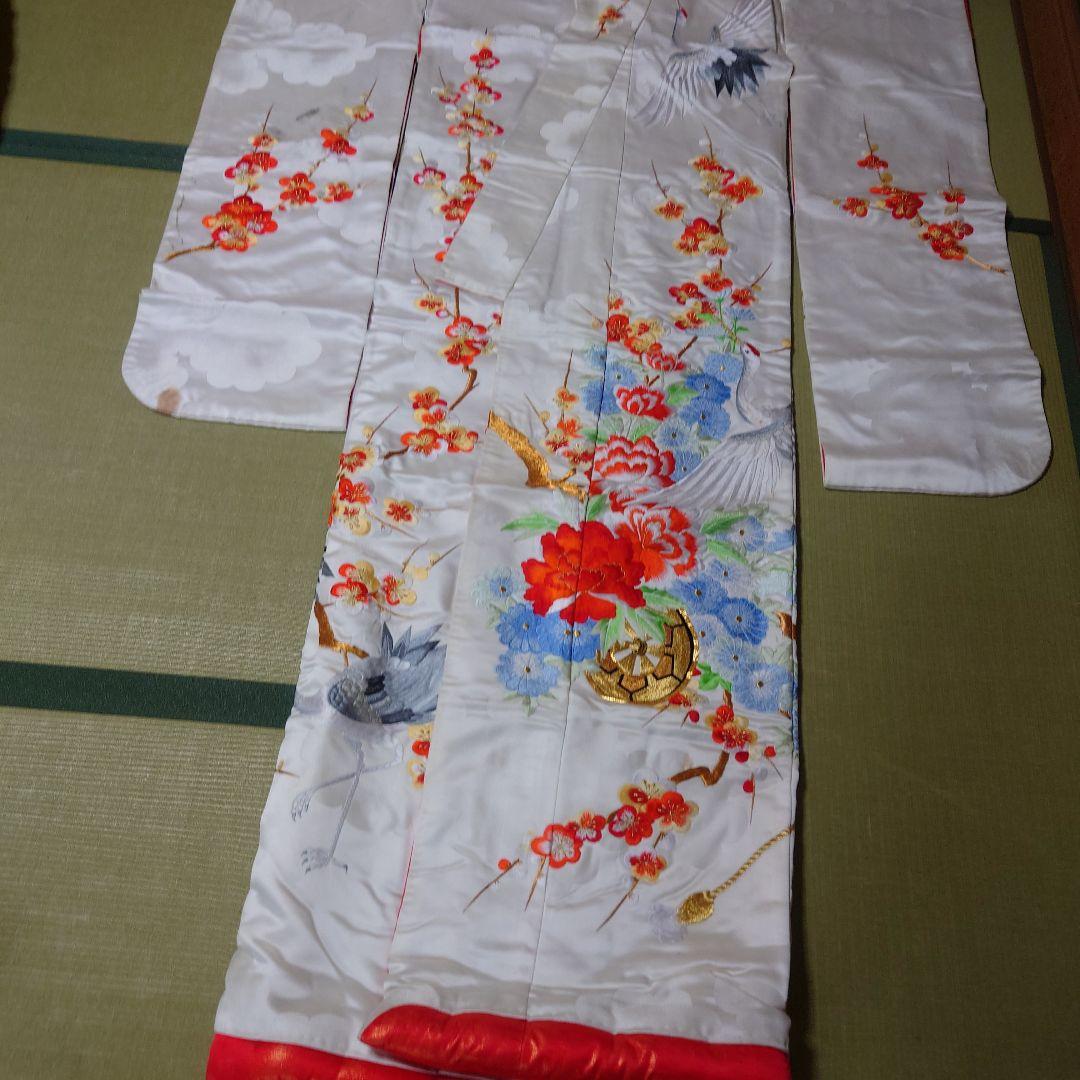 Uchikake Wedding Kimono Silk with Embroidery and Woven Design Showa Antique