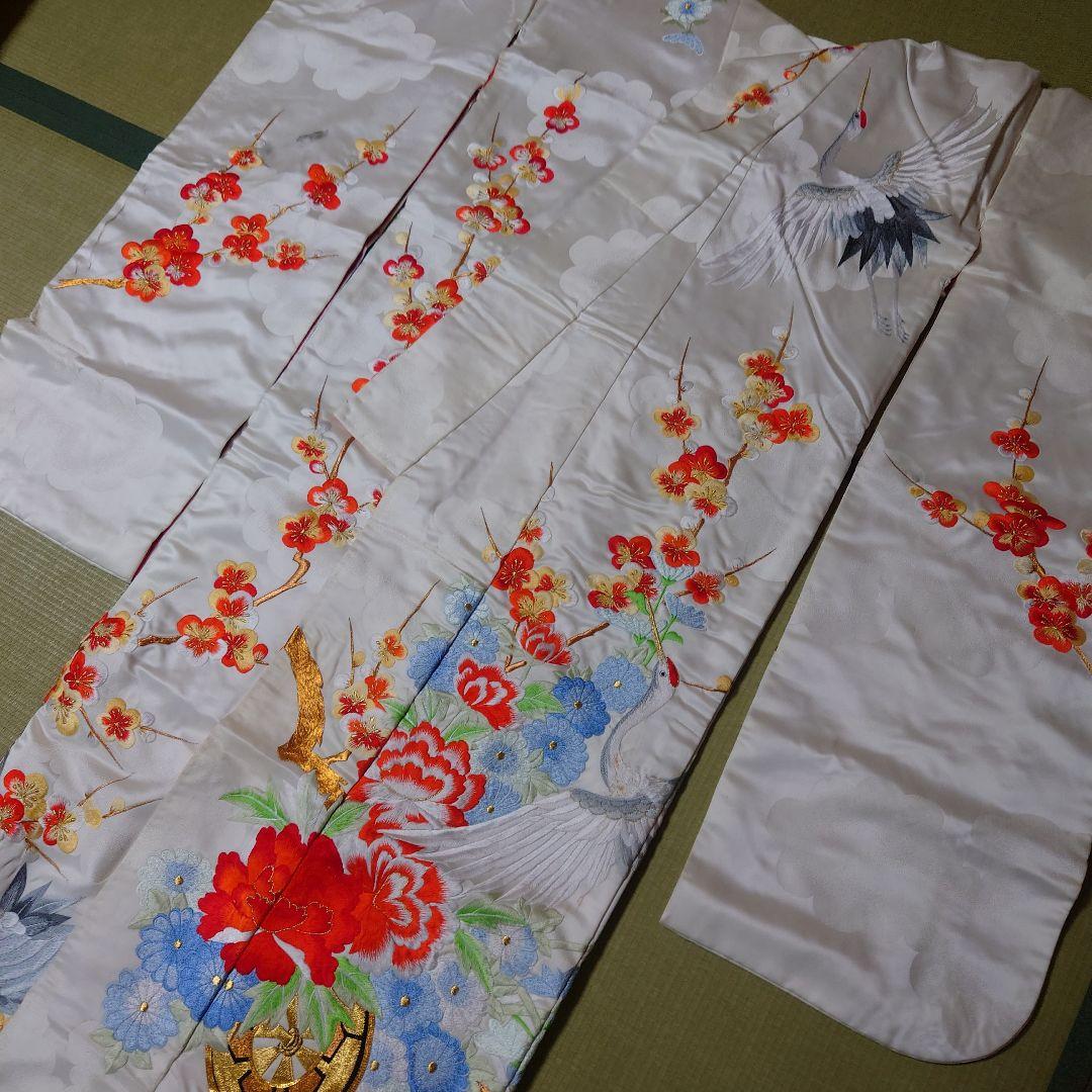 Uchikake Wedding Kimono Silk with Embroidery and Woven Design Showa Antique