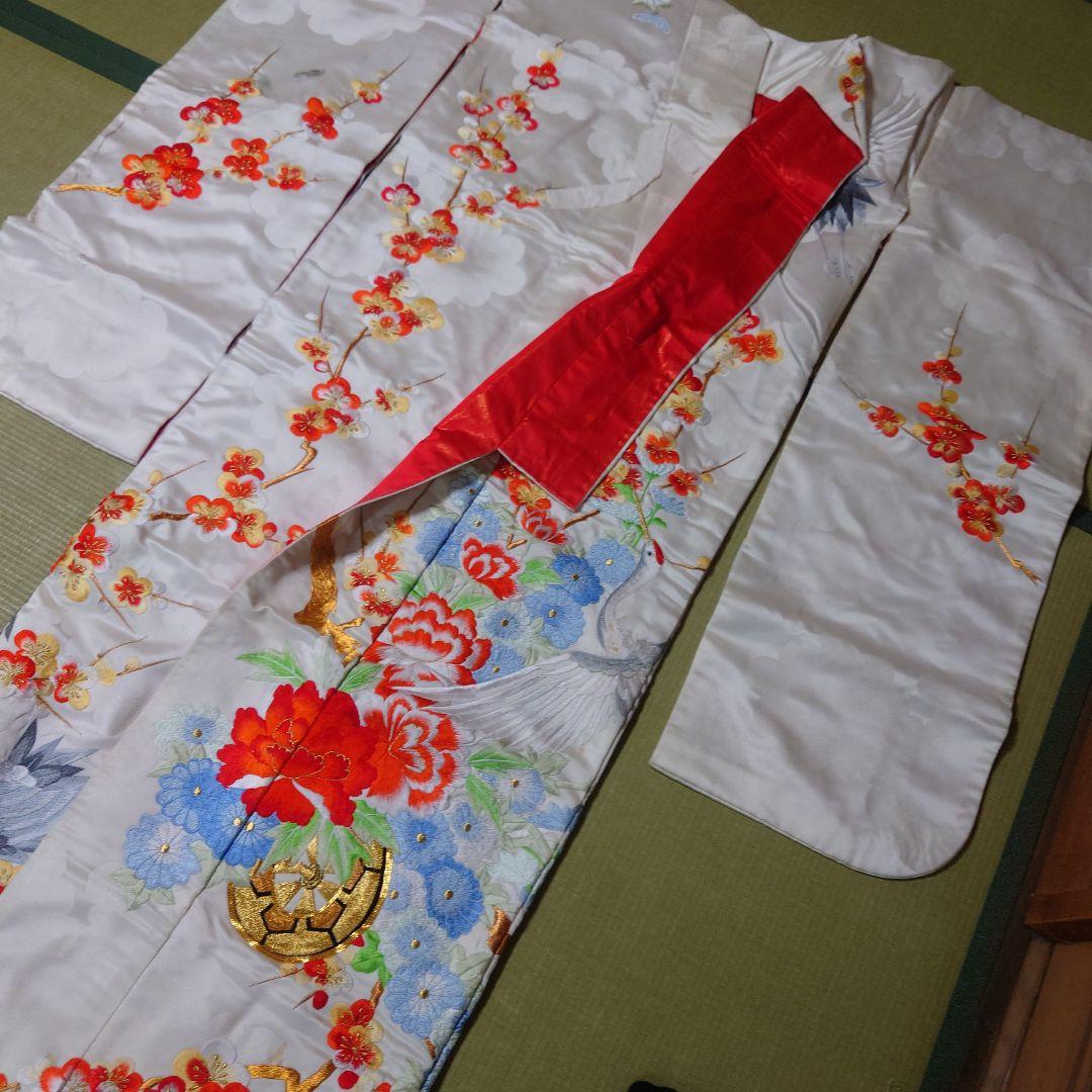 Uchikake Wedding Kimono Silk with Embroidery and Woven Design Showa Antique