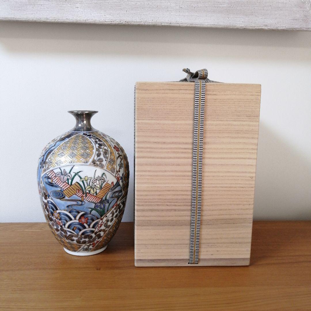Yamamoto Ichiyo Pure Platinum Rimpa-Style Iris Vase with Signed Wooden Box