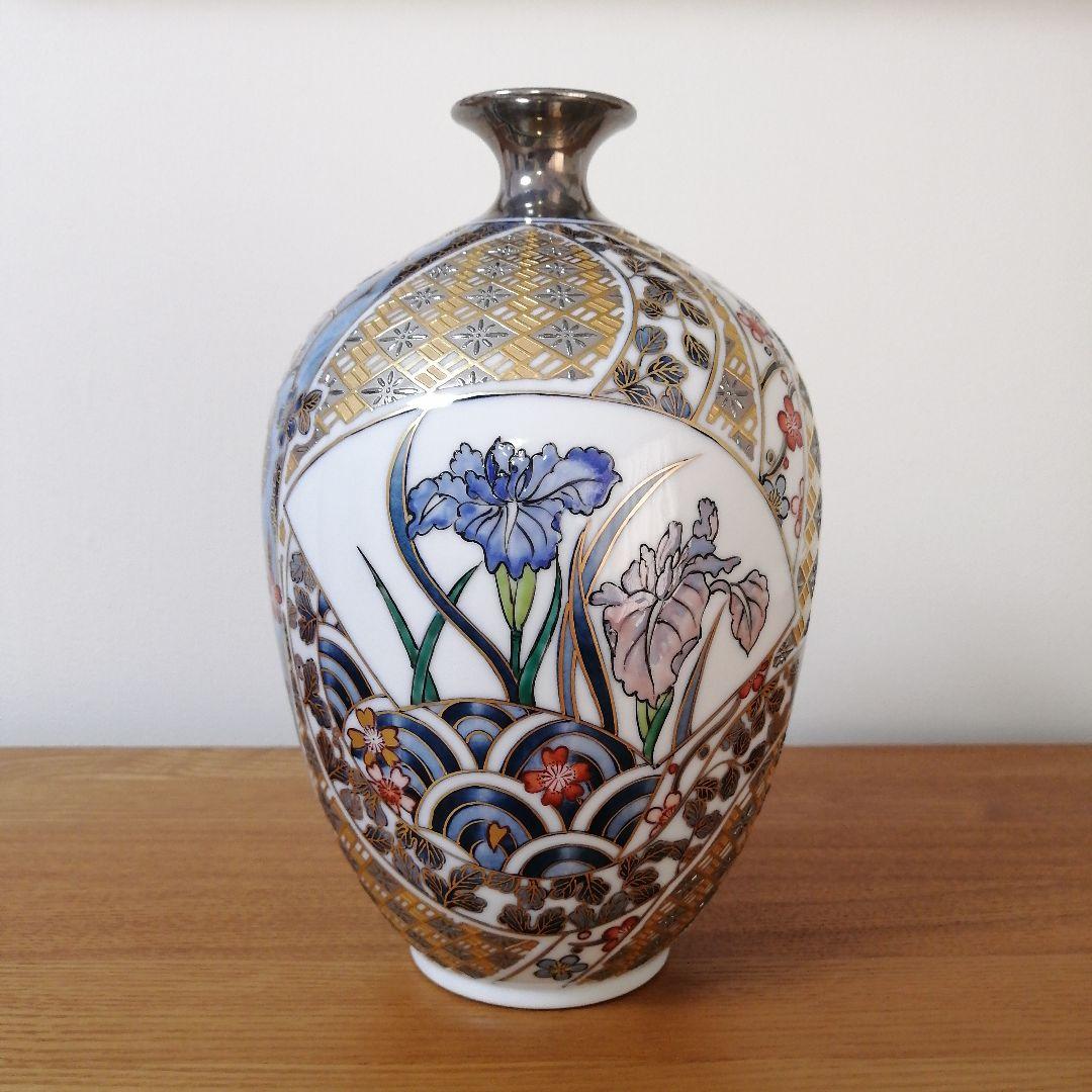 Yamamoto Ichiyo Pure Platinum Rimpa-Style Iris Vase with Signed Wooden Box
