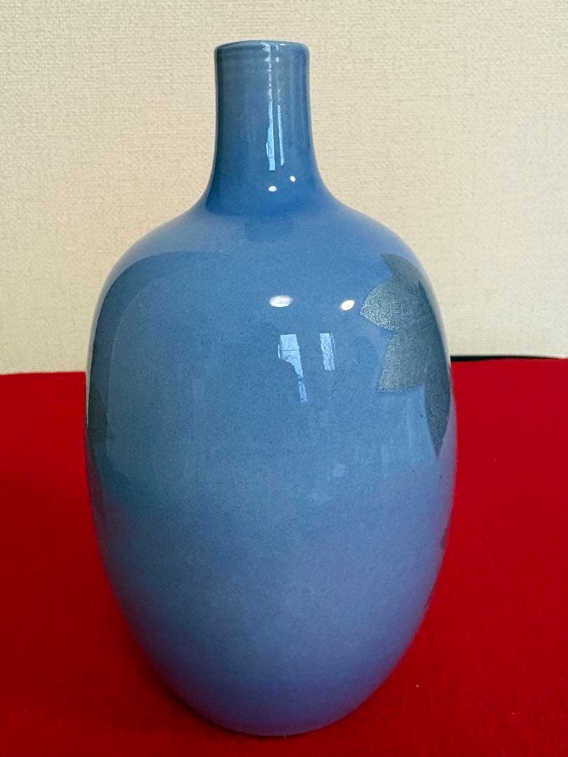 Nakata Kazuo Kutani Silver-Leaf Underglaze Pale-Blue Vase, Living National Treasure