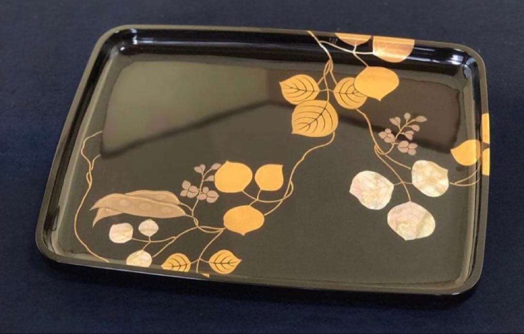 Suzuki Hyosaku Gift Tray Maki-e Raden Lacquer Wood with Bean Design, Tomobako, Approx. 22 cm x 29 cm