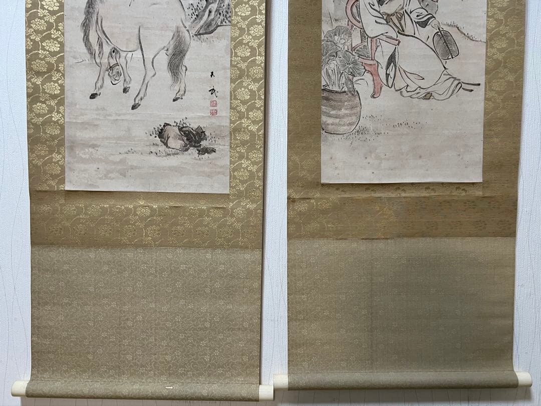 Pair of Hanging Scrolls Chinese Figures Hand-Painted on Paper with Box