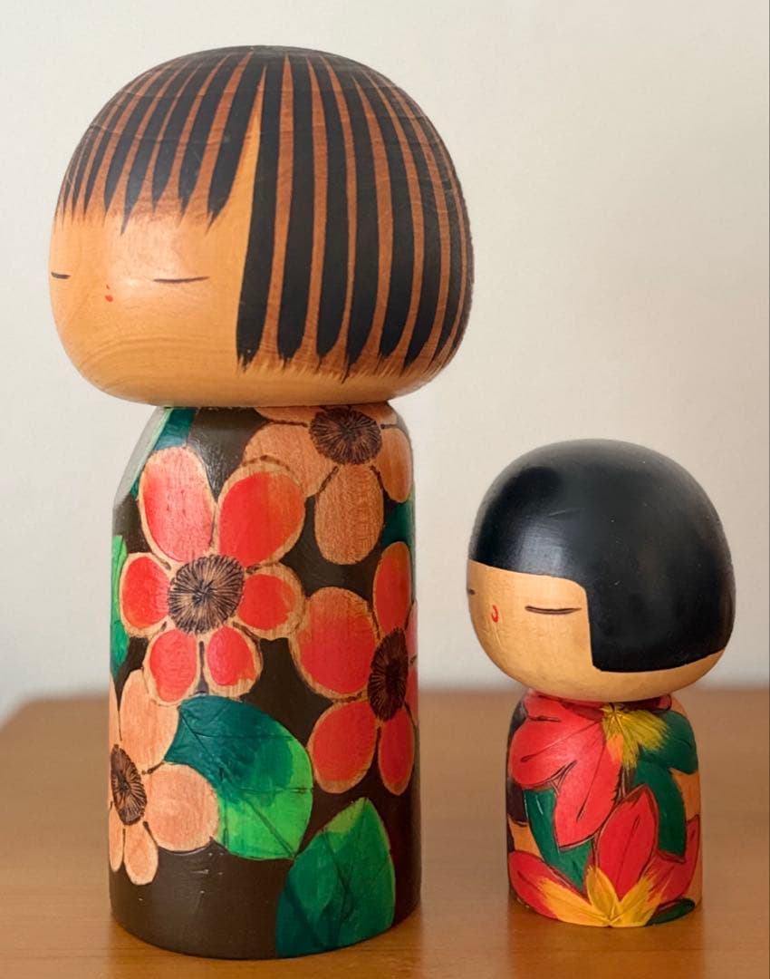 Yuji Kawase Creative Sosaku Kokeshi Pair, Hand-Painted Floral Wood Dolls 23 & 12 cm