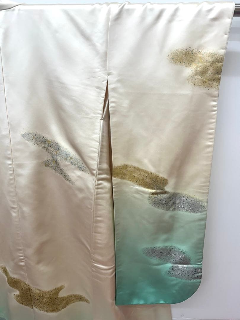 Vintage Silk Uchikake Wedding Kimono, White and Green, Simple Design