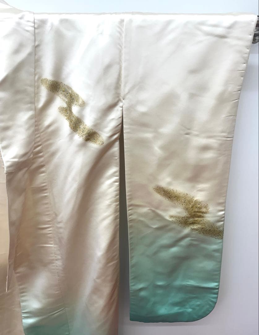 Vintage Silk Uchikake Wedding Kimono, White and Green, Simple Design