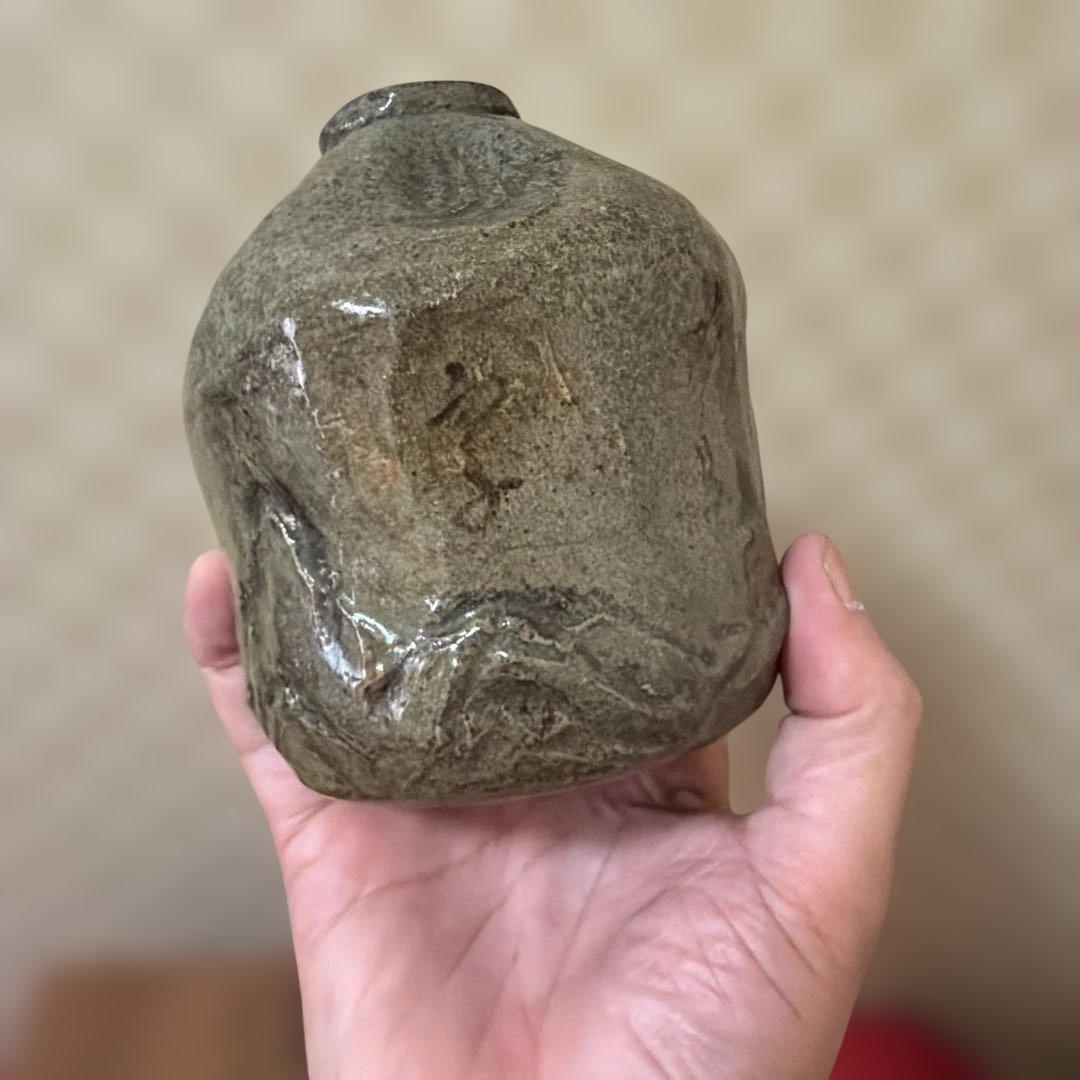 Bunka 3 (1806) Inscribed Antique Hanging Flower Vase Uzukumaru Kakehanaire Ceramic with Tomobako