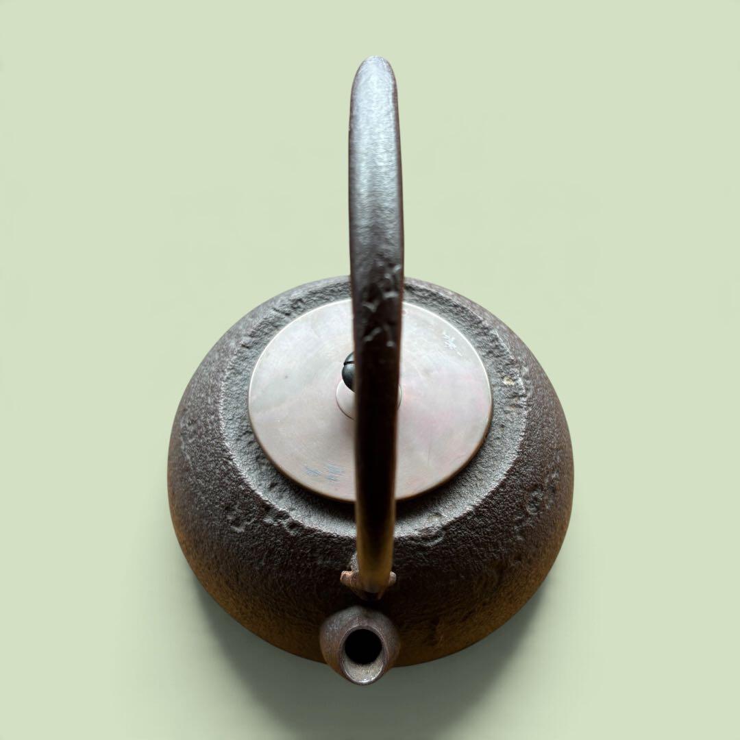 Shojudo Tetsubin Cast Iron Kettle with Wooden Box (Tomobako)
