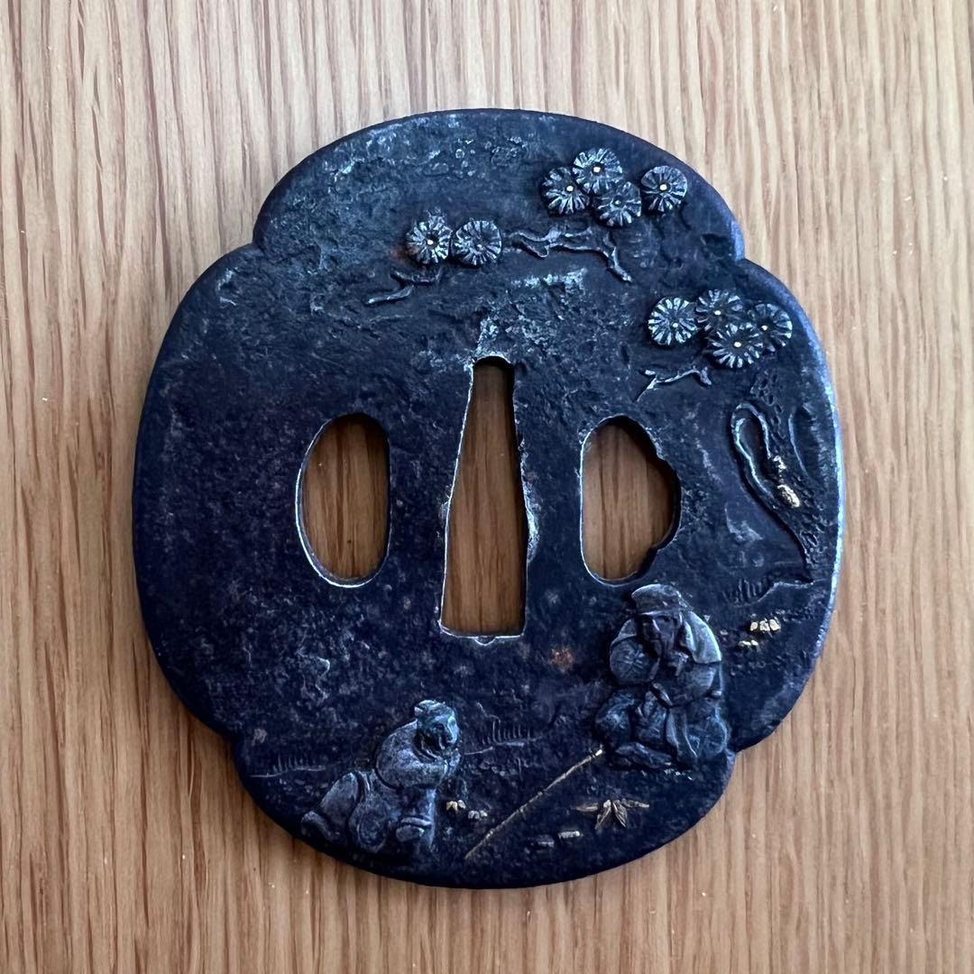 Antique Japanese Sword Tsuba Mokko-gata Iron Guard with Gold Inlay Figure