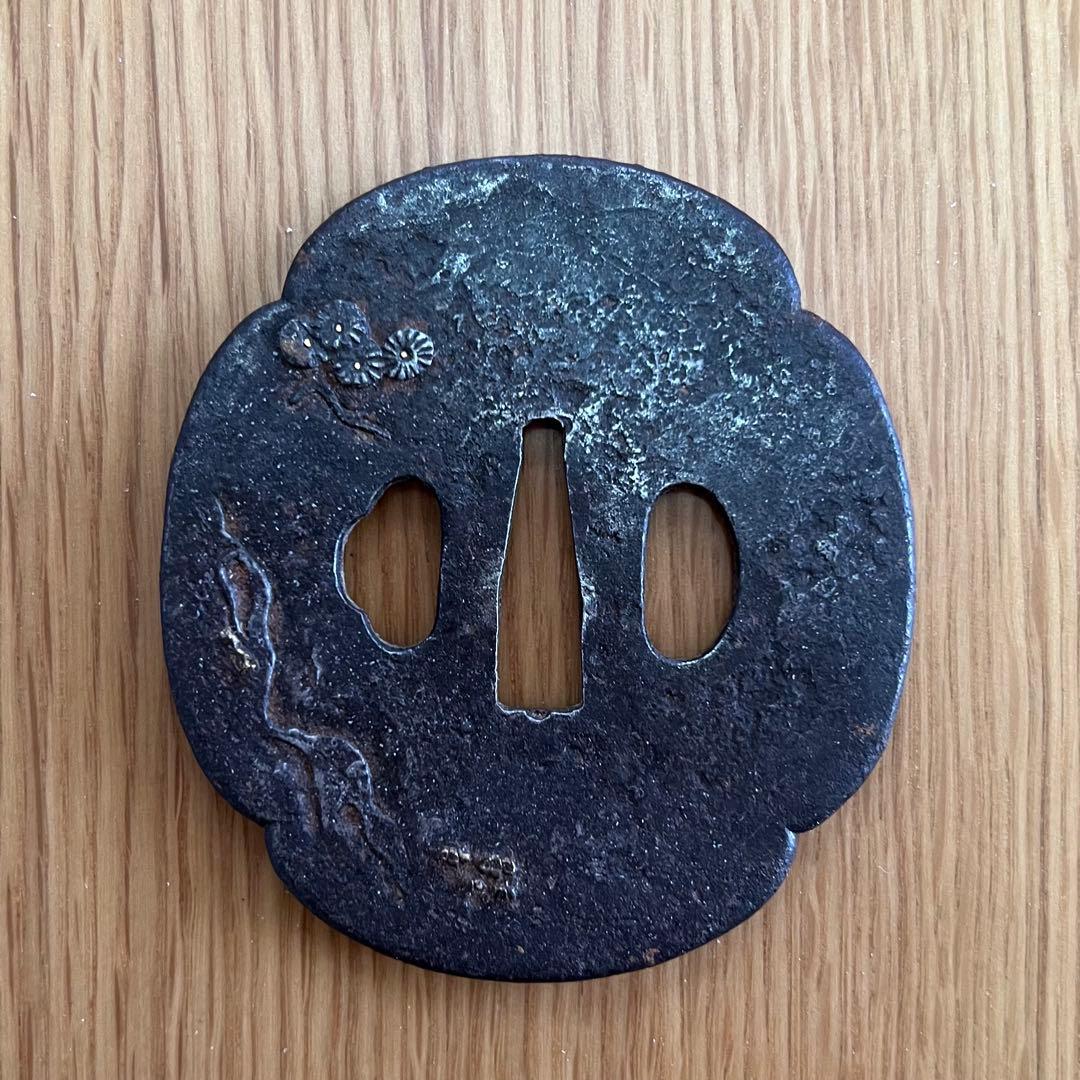 Antique Japanese Sword Tsuba Mokko-gata Iron Guard with Gold Inlay Figure