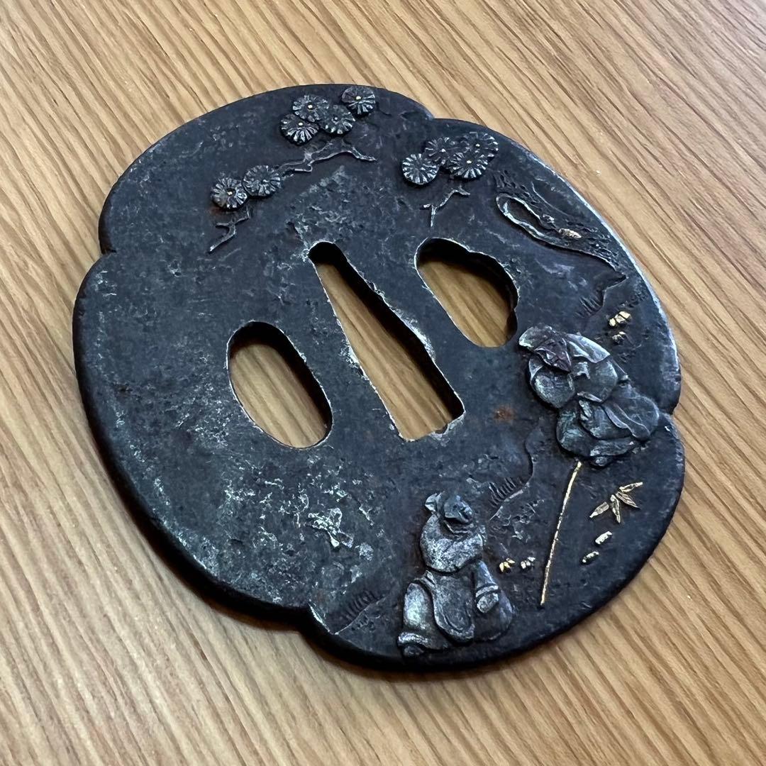 Antique Japanese Sword Tsuba Mokko-gata Iron Guard with Gold Inlay Figure