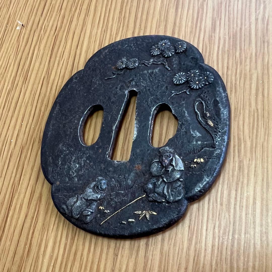 Antique Japanese Sword Tsuba Mokko-gata Iron Guard with Gold Inlay Figure
