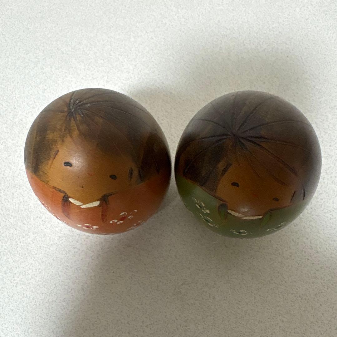 Usaburo Kokeshi Shiawase Happiness Doll Pair Red and Green Handmade Wooden