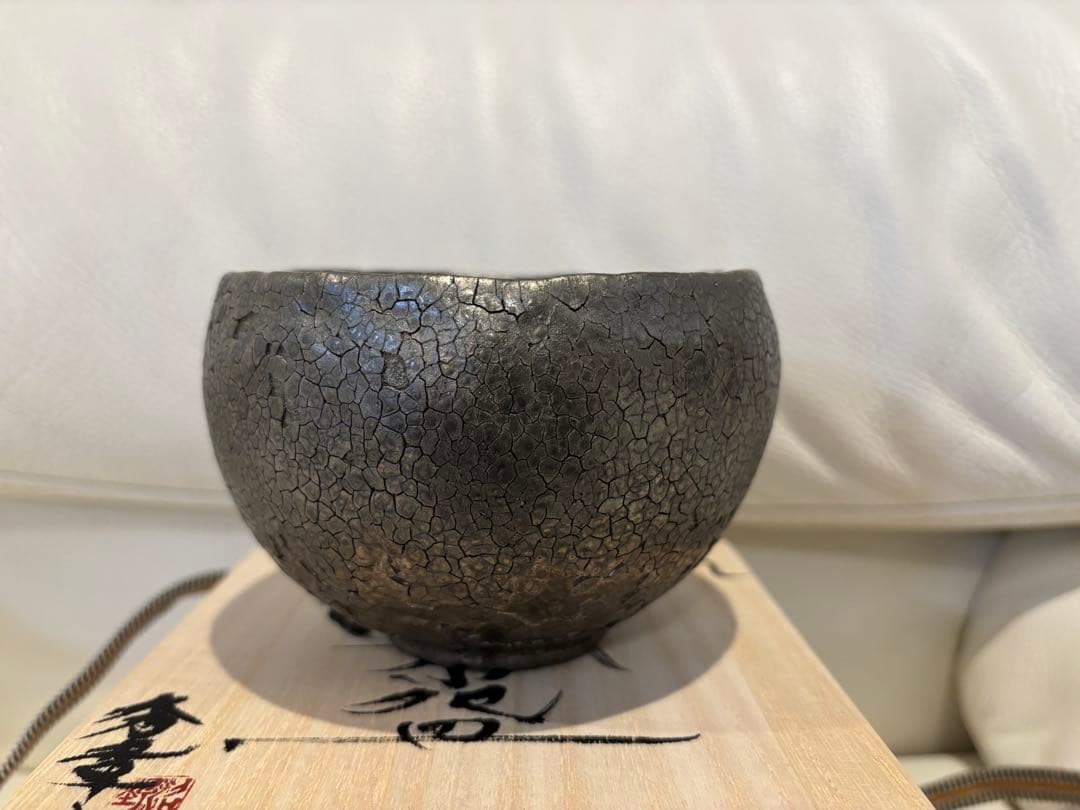 Silver-Glazed Chawan Tea Bowl by Hideaki Numano, Hand-Pinched Vessel with Kyo-Box