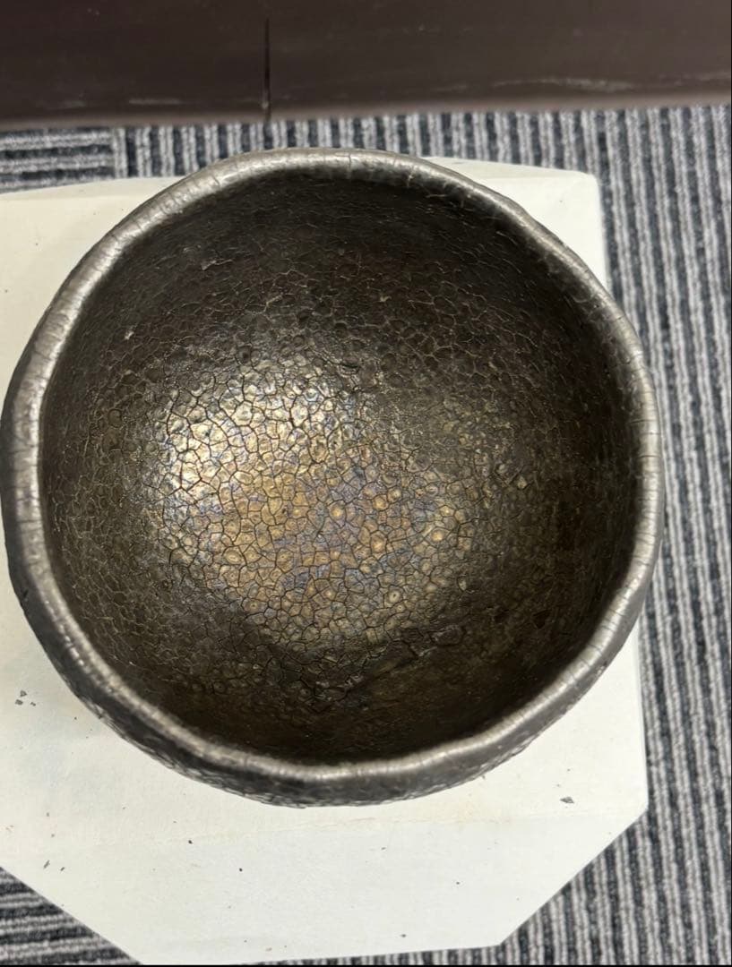 Silver-Glazed Chawan Tea Bowl by Hideaki Numano, Hand-Pinched Vessel with Kyo-Box