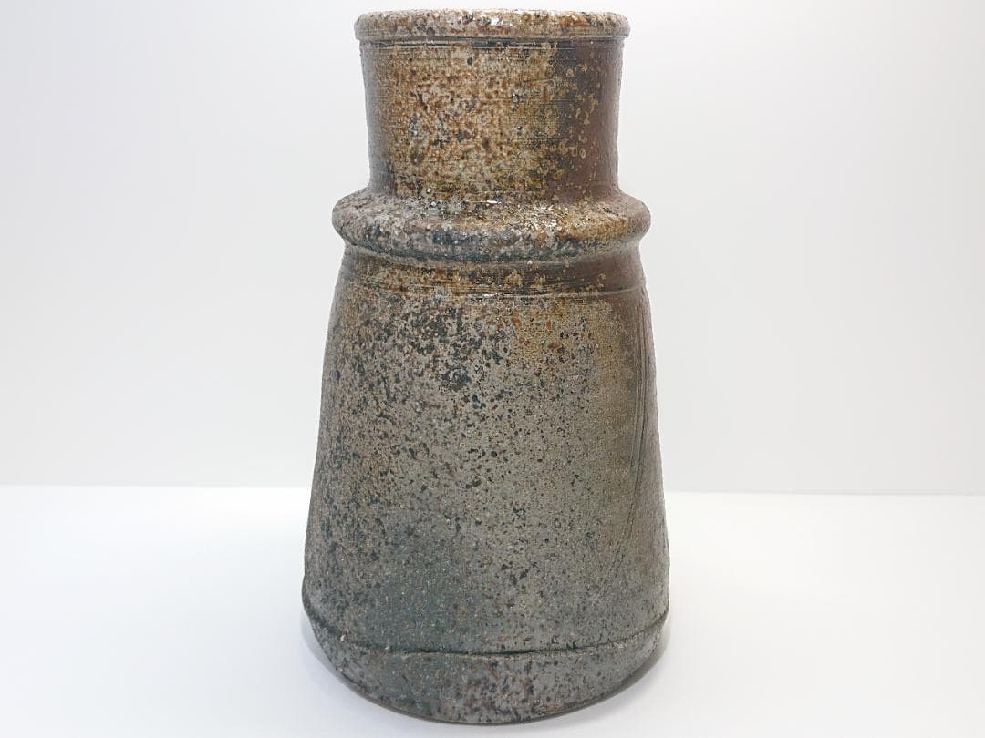 Ichino Shinsui Tamba Ware Kinuta Flower Vase Natural Ash Glaze, with Box