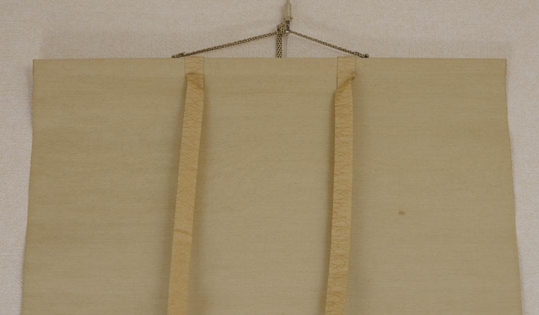 Ishikawa Yurin Hanging Scroll, Quails and Autumn Grasses, Silk, Signed Box, 136.5 x 55.8 cm